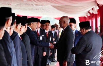 ރައީސް މުއިއްޒަށް ރަސްމީކޮށް މެލޭޝިއާ އިން ހޫނު މަރުހަބާއެއް ދަންނަވައިފި