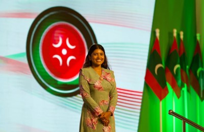 ރައީސަށް ލަފާ ދޭ ޒުވާނުންގެ ބޯޑުން ހުވައިނާ އިސްތިއުފާ ދީފި