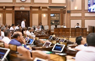 އިތުރު ސުވާލު "ދާއިރާއާ ނުގުޅޭތީ" ފުރުސަތު ނުދިނުމުން މެންބަރުންގެ ނުރުހުން!