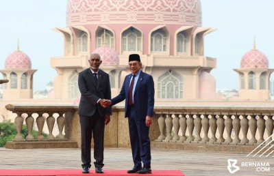 މެލޭޝިއާއާ އެކު ޑިފެންސްގެ ދާއިރާއިން ގުޅުން ބަދަހިކުރަން ބޭނުންވޭ: ރައީސް