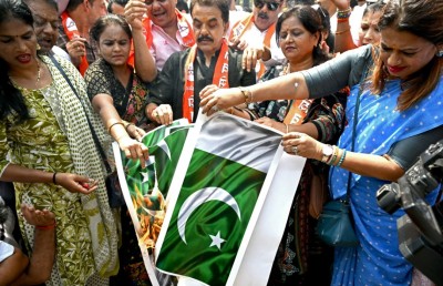 އިންޑިއާއިން ޕާކިސްތާނުގެ ސޯޝަލް މީޑިއާ ޗެނަލްތައް ބްލޮކްކުރަނީ