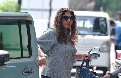 ކޮމިޝަންގެ ޖަލްސާގައި ބަސް އިއްވަން ފުރުސަތު ދޭން އަޒްމިރަލްދާ އެދިވަޑައިގެންފި