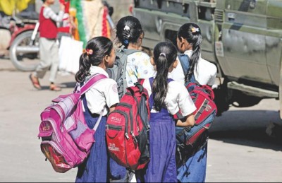 އިންޑިއާގެ ސްކޫލެއްގައި ދަރިވަރުންގެ ނާސްތާގައި ހަރުފައެއް؛ 100 ކުދިން ބަލިވި