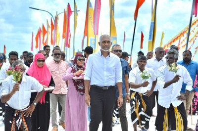 އާބާދީ ކުޑަ ހުޅުދެލީގެ ބިން ހިއްކައިދޭން މުއިއްޒު ވައުދުވެވަޑައިގެންފި
