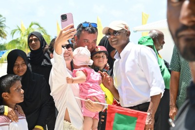 ހޫނު މަރުހަބާއާއި ދިގު ސަފާއެކު، ބޮޑުފޮޅުދުއަަށް ރައީސްގެ ވައުދުތަކުގެ ލިސްޓު ދިގު!