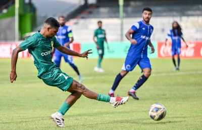 ހަމްޕްގެ ހެޓްރިކުން މާޒިޔާއިން ނިއު ކޮޅަށް ފަސް ލަނޑު