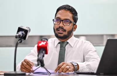 ފަނޑިޔާރު އަޒްމިރަލްދާ ވަކިކުރަން ނިންމީ ހަގީގަތް އެއްފަރާތްކޮށް، ހިޔާލީ ކަންކަމަށް ބިނާކޮށްގެން: ވަކީލް