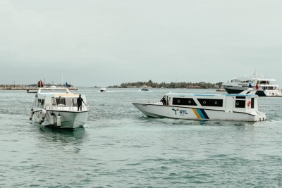 އައްޑުއާއި ފުވައްމުލަކުގައި އާރްޓީއެލް ފެރީ ޚިދުމަތް ފަށައިފި، 24ގެ ނިޔަލަށް ދަތުރުތައް ހިލޭ