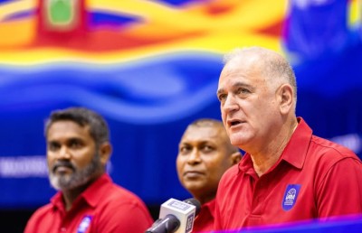 ވަސީލަތެއް ނެތް ކަމަށް ބުނެ އީރާން ކޯޗު ރާއްޖެ ދޫކޮށް ފުރައިފި