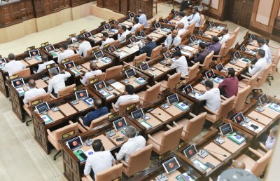 ބަންޑާރަ ނައިބުގެ އޮފީސް ސިވިލް ސާވިސް އިން ވަކިކުރާ ބިލް ފާސްނުކޮށް އަނބުރާ ކޮމިޓީއަށް