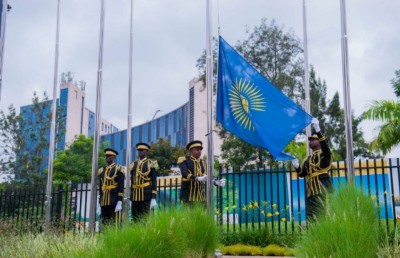 ފަނޑިޔާރުންނާ މެދު ޣައިރު ގާނޫނީ ފިޔަވަޅެއް ނާޅަން ކޮމަންވެލްތު ވަކީލުންގެ ޖަމިއްޔާއިން ގޮވާލައިފި