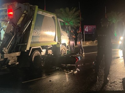 ސައިކަލެއް ކަހާލައިގެން ވެއްޓި ކުނި އުފުލާ ޓްރަކެއްގެ ދަށުވެއްޖެ