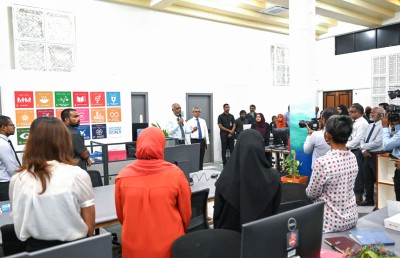 ތިމާވެއްޓާ ބެހޭ މިނިސްޓްރީގެ އޮފީހުގައި ކަތުރުފަނި އަޅައިގެން ކަންބޮޑުވުންތައް ރައީސަށް!