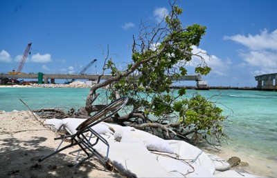 ވިލިމާލެ ގިރަނީ: ބަލަން ހުއްޓާ އެ ވެއްޓުނީ އަމިއްލަ އަތުން އިންދި ގަސް!