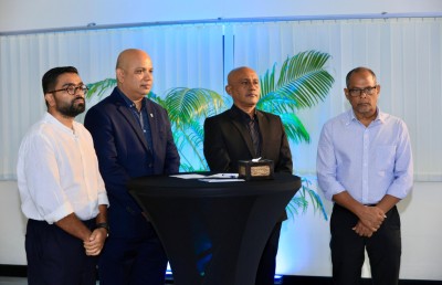 ވަކި ފަރާތަކަށް ބުރަ ނުވެ، ސަމާލުކަން ދީގެން މައުލޫމާތު ފޯރުކޮށްދޭން ނަވީން އެދިވަޑައިގެންފި