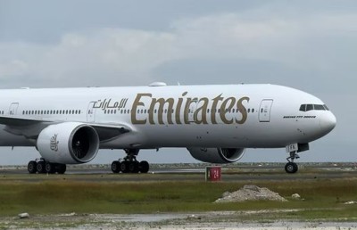 މާފަރަށް ތާރީހީ ދުވަހެއް: ފުރަތަމަ ފަހަރަށް ބޮއިން 777 ގެ ބޯޓެއް ޖައްސައިފި