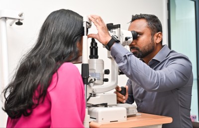 ލޮލުގެ ފަރުވާތައް ދިނުމުގައި އައިކެއާ ދެވަނައެއް ނެތް!