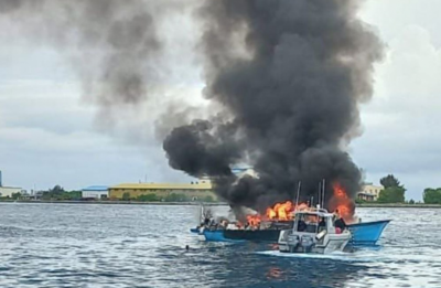 ތިލަފުށީ ފަޅުތެރޭގައި އޮތް ތެޔޮ އުފުލާ ދޯންޏެއްގައި އަލިފާން ރޯވެއްޖެ