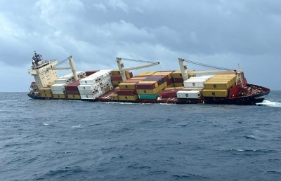 އިންޑިއާ ބޭރަށް ފެތުނު ބޯޓުން ތެޔޮ ލީކުވަނީ