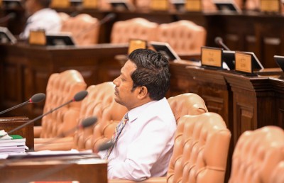 ފަސޭހައިން ބަރުލަމާނީ ނިޒާމަށް ބަދަލުވާން ބޮޑު އިސްލާހެއް