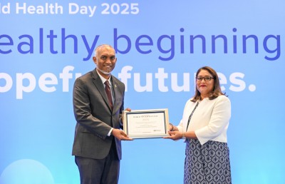 ދުންފަތާ ދެކޮޅަށް ރައީސް މުއިއްޒު ކުރައްވާ މަސައްކަތްޕުޅުގެ އަގުވަޒަންކޮށް ޑަބްލިއުއެޗްއޯގެ އެވޯޑް އަރުވައިފި