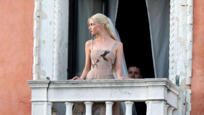 އާންޔާ ކައިވެނި ކޮށްފި