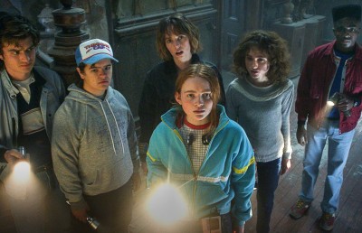 ތިން ބަޔަކަށް ބަހާލައިގެން "ސްޓްރޭންޖާ ތިންގްސް"ގެ ފަހު ސީޒަން ނޮވެމްބަރު 26 ގައި ގެނެސްދޭން ފަށަނީ