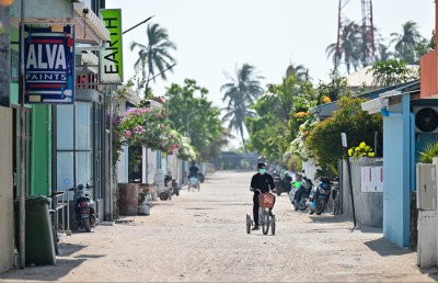 މަންމައަށް ކޮންމެ މަހަކު ފޮނުވި 100 ޑޮލަރުން ފެށި ވިޔަފާރި އެންމެ އުހަށް!