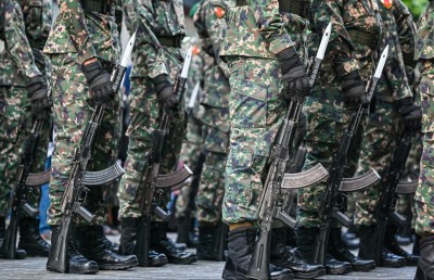 ސިފައިންގެ މައި މަރުކަޒުގެ ފާހާނާގެ ތެރޭގައި ސިފައިންގެ މީހަކު ދަންޖެހިގެން މަރުވި މައްސަލައެއް ބަލަނީ!