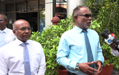 ޑިމޮކްރެޓްސްއިން އެދުނީ އެއްބައިވަންތަކަމުގެ ސަރުކާރެއް އެކުލަވާލަން