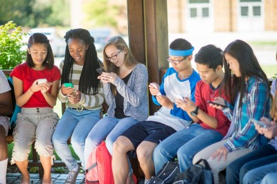 ފުރާވަރުގެ ކުދިން ވީޑިއޯ ބަލަން އެންމެ ގިނައިން ބޭނުންކުރަނީ ޔޫޓިއުބް