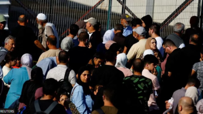 ސަލާމަތްވުމަށް އެދި ގިނަ އަދަދެއްގެ ބަޔަކު ރަފާ ބޯޑަރު ކައިރިއަށް