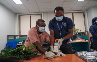 އިއްޔެ އަތުލައިގަތް މަސްތުވާތަކެތީގެ ބޮޑު ޝިޕްމެންޓް ބަލާ ދިޔައީ ބިދޭސީއެއް