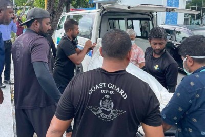 މަރުވެފައި އޮއްވައި ފެނުނީ ރަސްފަންނު ކައިރިން މޫދަށް ފުންމާލި މީހެއް