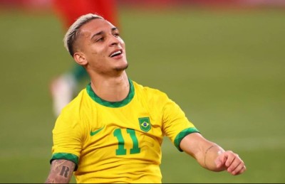 އެންޓޮނީގެ އޯނާޝިޕްގެ ބައެއް ބެޓިސް އަށް ވެސް ދޭން ޔުނައިޓެޑުން އެއްބަސްވަނީ