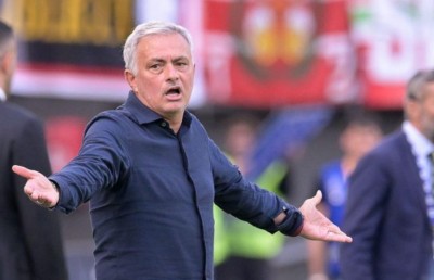 އިޓަލީން މޮރީނިއޯ ގެންނަން ބޭނުންވި، ދެކޮޅު ހެދީ ބުފޮން