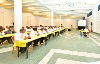 ޑިމޮކްރެޓްސްގެ ނިންމުމާ ގުޅޭ މައުލޫމާތު ދޭން އެމްޑީޕީން ނުރަސްމީ ބައްދަލުވުމެއް ބާއްވަނީ