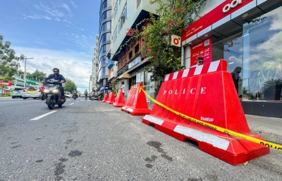 އާޓިޝަލް ބީޗު ސަރަހައްދުގައި ބޭރު މަގުގައި ޕާކުކުރާ ވެހިކަލްތައް ވެސް ޓޯކުރަން ފަށައިފި