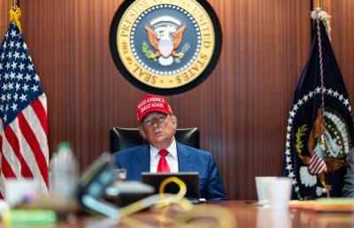 އިރާނުގެ ވެރިކަން ބަދަލުކުރުމުގެ ވާހަކަ ޓްރަމްޕް ދައްކަވައިފި