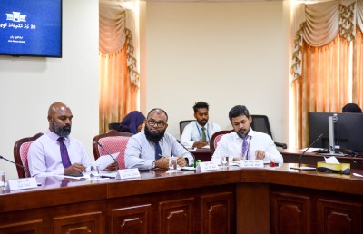 ސޯޝަލް މީޑިއާގައި ބަރަހަނާވުމާއި ބޭއަދަބީ އަމަލުތައް ހުއްޓުވަން މަޖިލީހަށް ޝަކުވާ!