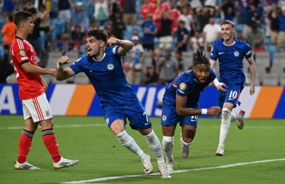 ތޫފާނުގައި ޖެހުނު މެޗުން މޮޅުވެ ޗެލްސީ ކުއާޓާ އަށް