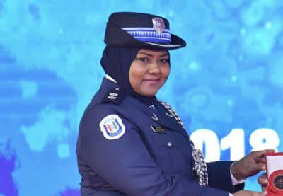 ފުލުހުންގެ އެގްޒެކްޓިވް މަގާމެއް ލިބުނު ފުރަތަމަ އަންހެން ފުލުހަކަށް ނަޝްވާ