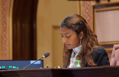 50 މެންބަރުންގެ ސޮޔާއެކު އީވާ މަގާމުން ވަކިކުރަން ހުށަހަޅައިފި