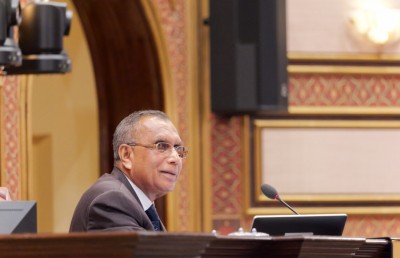 މެމްބަރުންގެ އިމްތިޔާޒަށް އަރައިގެންފައިވާކަމަށް ބުނެ މަޖިލީހުން އަފީފްގެ މައްސަލަ ބަލަނީ