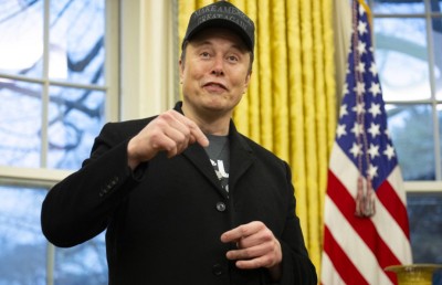 އީލޮން މަސްކް ސިޔާސީ ޕާޓީއެއް އުފައްދައިފި