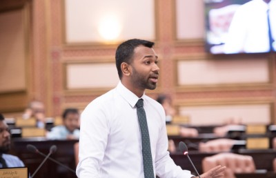 ހައުސިން މިނިސްޓަރަށް ރުހުމެއް ނުދޭނަން، އުޅެނީ ބޯހިޔާވަހިކަން ފޭރިގަންނަން: މީކާއިލް