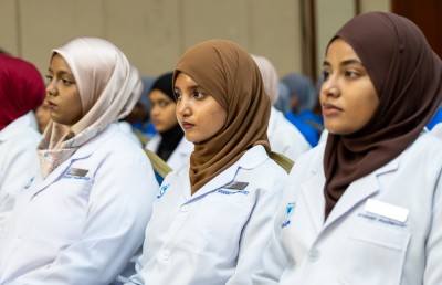 ވިލާ ކޮލެޖުގެ ހެލްތު ސައިންސަސްގެ ދަރިވަރުން ހުވާކޮށް، ވައިޓް ކޯޓު ހަވާލުކުރުމުގެ ރަސްމިއްޔާތު ބާއްވައިފި