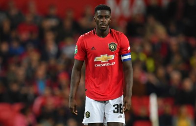 ކުރީގެ ކުޅުންތެރިއަކު ޔުނައިޓެޑާ ދެކޮޅަށް ދައުވާކޮށްފި