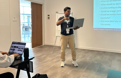 މޯޑު މިކިޔައިދެނީ ގައުމީ ސެލެކްޝަން ކޮމިޓީގެ މުހިންމުކަން