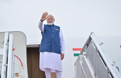 އިތުރަށް ގުޅުން ބަދަހިވާނެ ކަމުގެ ޔަގީންކަމާ އެކު މޯދީ ފުރާވަޑައިގެންފި